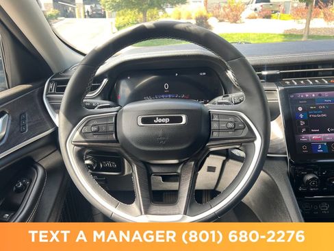 Used 2023 Jeep Grand Cherokee Limited w/ Trailer Tow Prep Group (B) AWD/4WD image 14