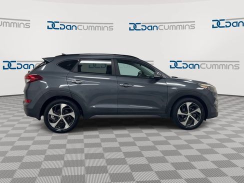 Used 2016 Hyundai Tucson Limited w/ Option Group 03 FWD image 9