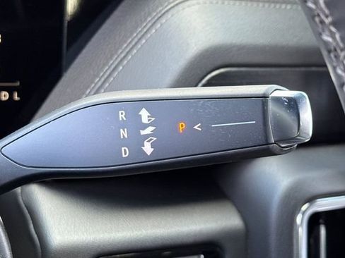 Used 2025 GMC Yukon XL Denali image 22