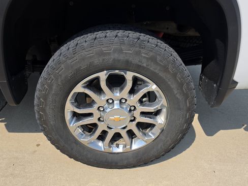 Certified 2026 Chevrolet Silverado 2500 LTZ w/ LTZ Premium Package AWD/4WD image 10