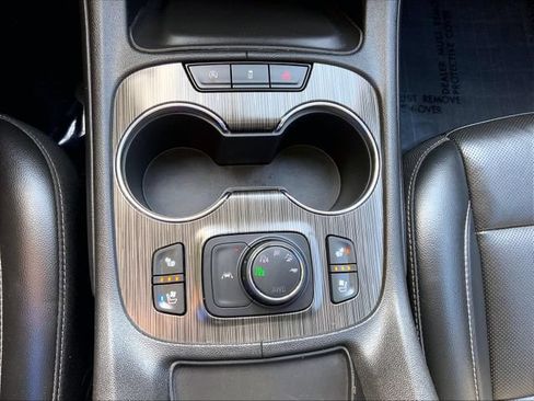 Used 2023 GMC Acadia SLT w/ Preferred Package AWD/4WD image 35