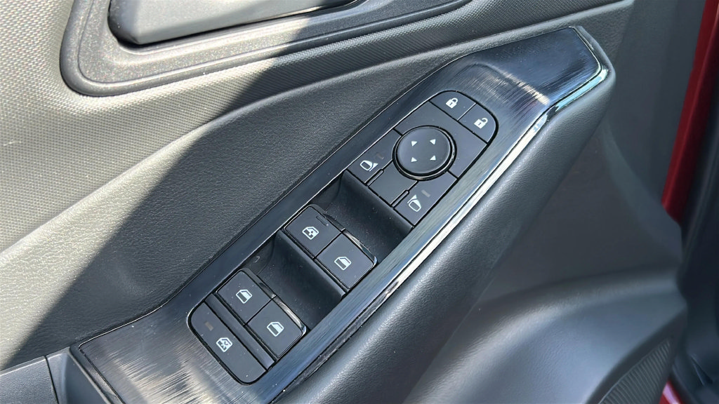 Used 2025 Nissan Rogue S FWD image 14