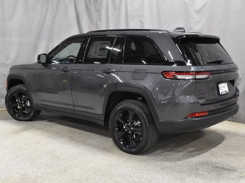 New 2025 Jeep Grand Cherokee Altitude w/ Trailer Tow Package image 7