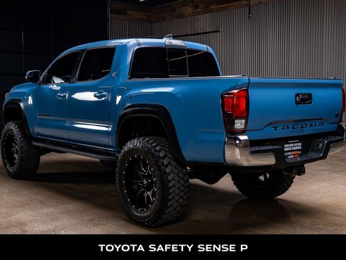 Used 2019 Toyota Tacoma TRD Off-Road image 6