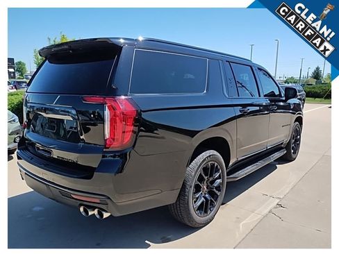 Used 2023 GMC Yukon XL Denali AWD/4WD image 6