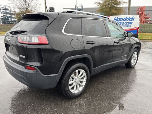 Used 2019 Jeep Cherokee Latitude w/ Popular Appearance Group image 9