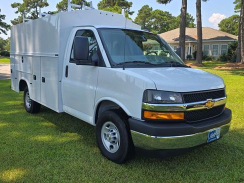 New 2025 Chevrolet Express 3500 w/ Power Convenience Package RWD image 1