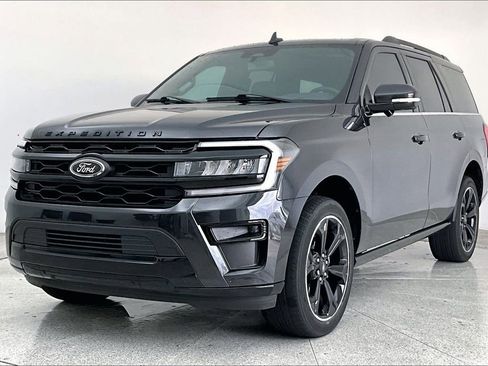 Used 2023 Ford Expedition Limited image 43
