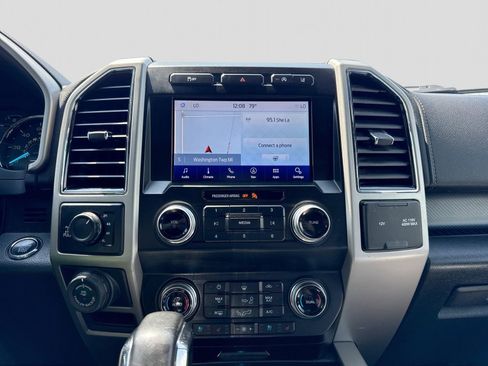 Used 2020 Ford F150 Lariat w/ Equipment Group 502A Luxury AWD/4WD image 33