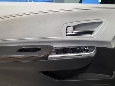 Used 2021 Toyota Sienna XSE w/ XSE Plus Package image 11