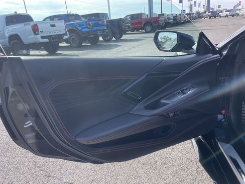 Used 2025 Chevrolet Corvette Z06 image 12