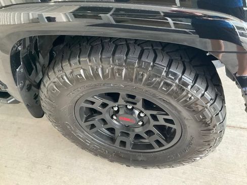 Used 2023 Toyota 4Runner SR5 Premium w/ Moonroof Package RWD image 27