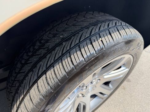 Used 2015 Cadillac Escalade ESV Premium AWD/4WD image 10