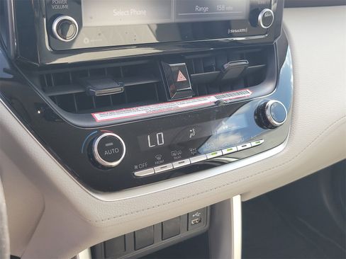 Used 2022 Toyota Corolla Cross LE image 24