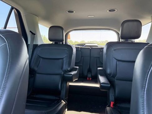 Used 2023 Ford Explorer XLT w/ Equipment Group 202A AWD/4WD image 16