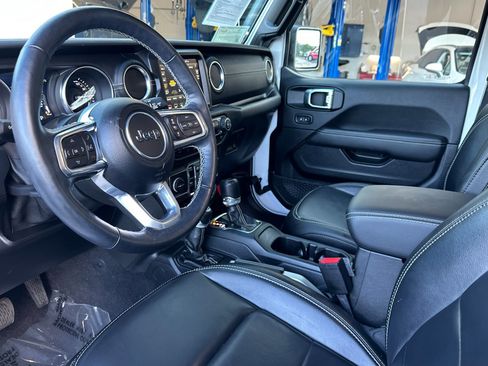 Used 2021 Jeep Wrangler Unlimited Sahara w/ Cold Weather Group image 4