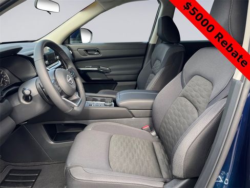 New 2025 Nissan Pathfinder SV w/ SV Premium Package image 15