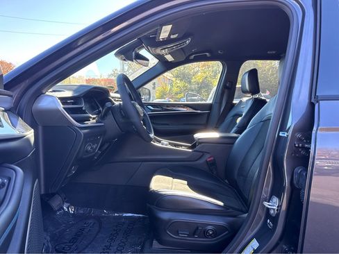 Certified 2022 Jeep Grand Cherokee Trailhawk image 11