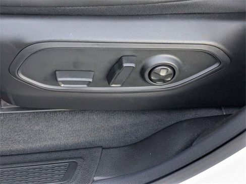 New 2025 Jeep Grand Cherokee Altitude image 12