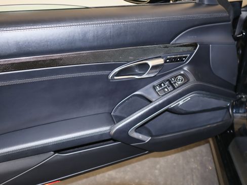 Used 2014 Porsche 911 Turbo S image 18