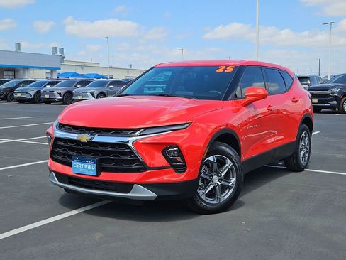 Used 2025 Chevrolet Blazer LT w/ Driver Confidence Package image 1