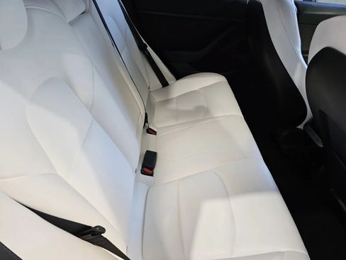 Used 2021 Tesla Model 3 Standard Range Plus RWD image 9