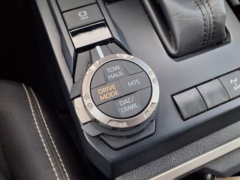 Used 2024 Toyota Tacoma TRD Off-Road image 9