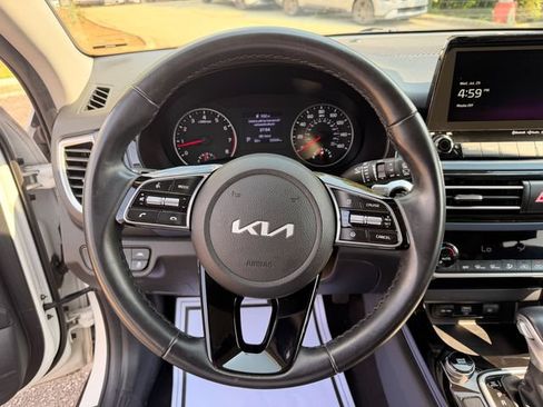 Certified 2023 Kia Seltos S w/ Navigation Package FWD image 14