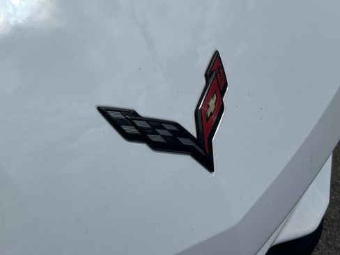 Used 2019 Chevrolet Corvette Stingray Coupe RWD image 5