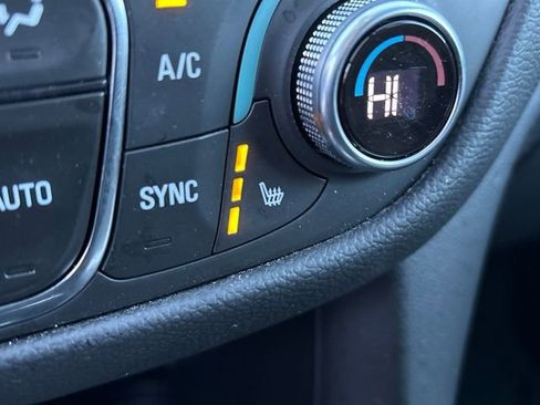 Used 2023 Chevrolet Equinox LT w/ Driver Convenience Package image 13