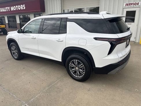 Used 2026 Chevrolet Traverse LT AWD/4WD image 12