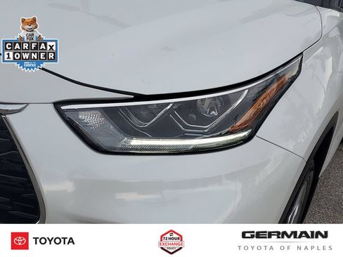 Used 2024 Toyota Highlander Limited FWD image 15
