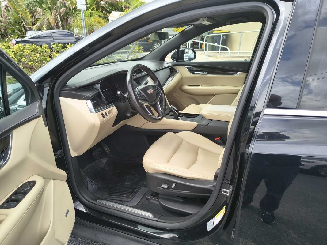 Used 2017 Cadillac XT5 FWD image 10