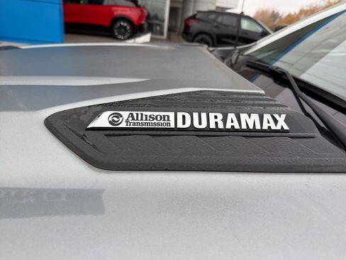 Used 2024 Chevrolet Silverado 2500 Custom w/ Custom Value Package image 5