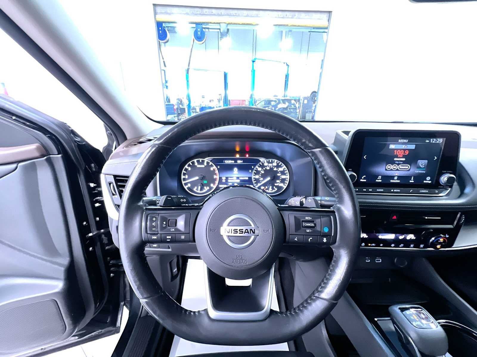 Used 2021 Nissan Rogue SV w/ Premium Package AWD/4WD image 15