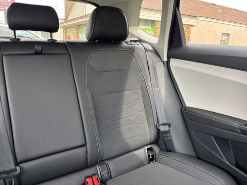 Used 2025 Volkswagen Taos SE image 38