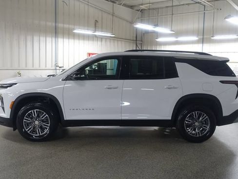 Used 2026 Chevrolet Traverse LT w/ Driver Confidence Package FWD image 4
