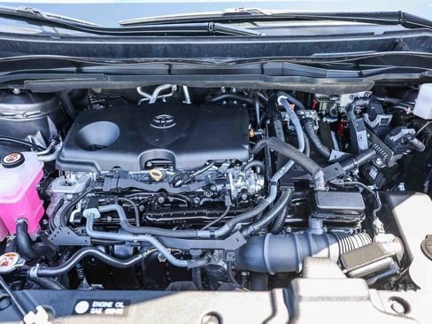 Certified 2024 Toyota Sienna LE FWD image 17