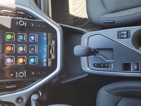 Used 2024 Subaru Crosstrek 2.0i Premium AWD/4WD image 16