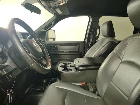 Used 2023 RAM 2500 Tradesman w/ Chrome Appearance Group AWD/4WD image 12