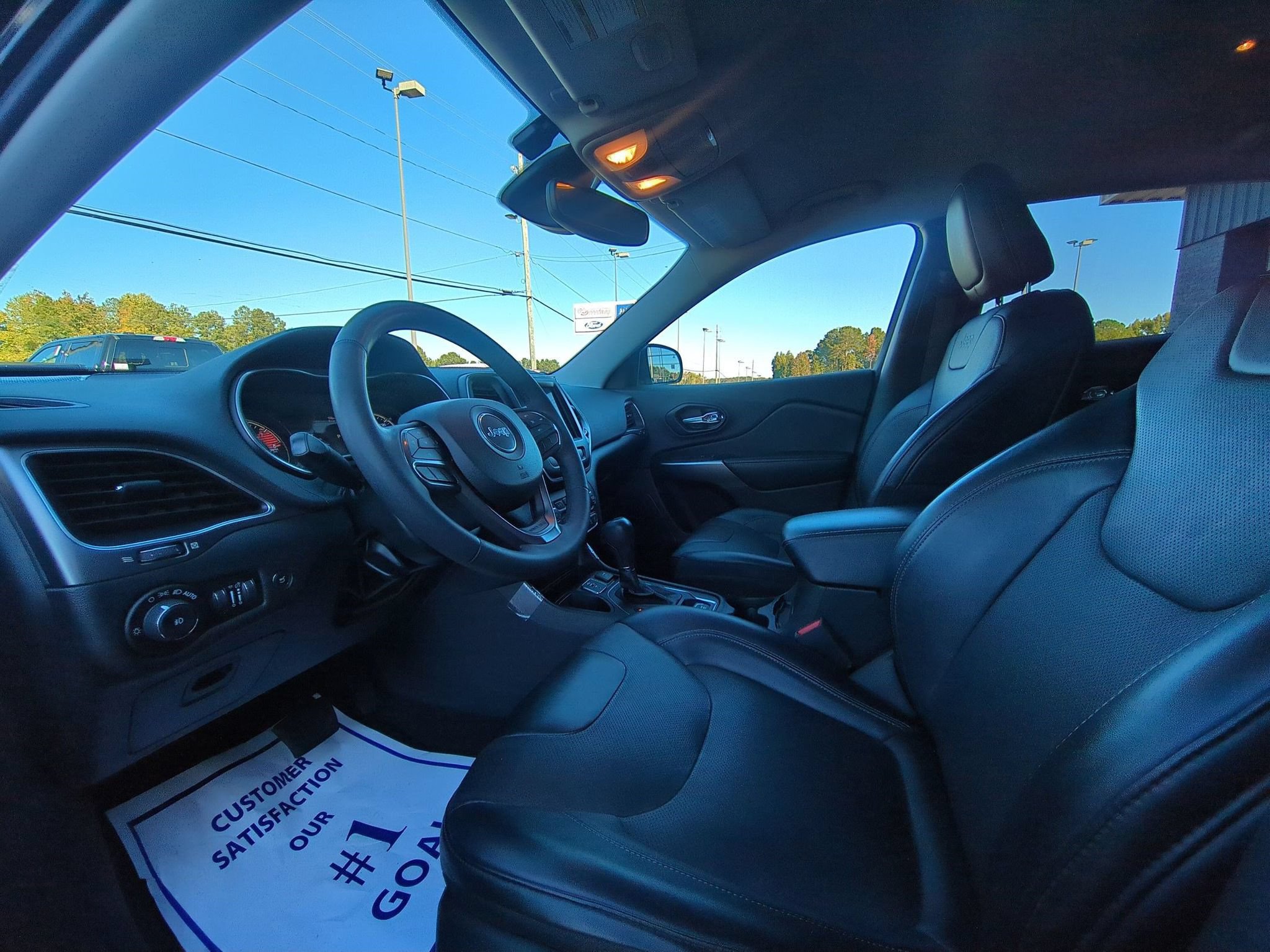 Used 2022 Jeep Cherokee Latitude Lux FWD image 13
