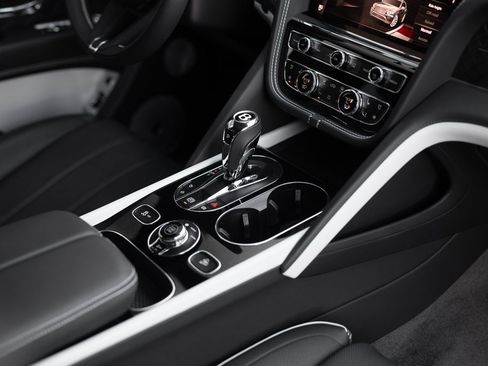 Used 2025 Bentley Bentayga S image 27