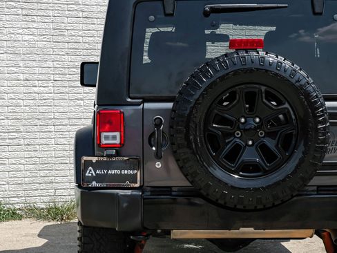 Used 2016 Jeep Wrangler Sport image 34