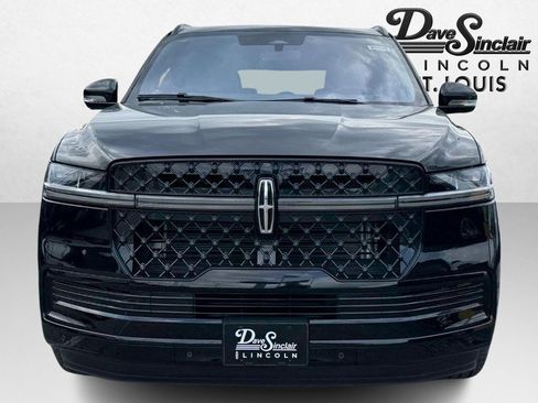 New 2025 Lincoln Navigator Reserve w/ Jet Appearance Package image 2
