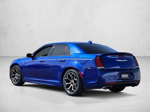 Used 2018 Chrysler 300 S w/ 300S Premium Group RWD image 8