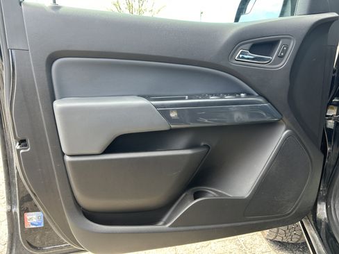 Used 2017 Chevrolet Colorado Z71 AWD/4WD image 18