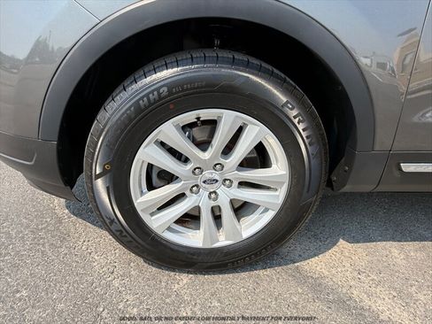Used 2018 Ford Explorer XLT w/ Equipment Group 201A AWD/4WD image 24