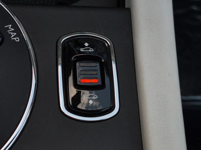 Used 2017 Rolls-Royce Wraith RWD image 30