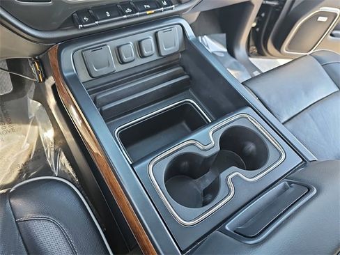 Used 2017 Chevrolet Silverado 2500 High Country image 13