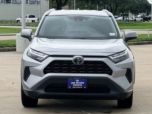 Used 2024 Toyota RAV4 XLE FWD image 3